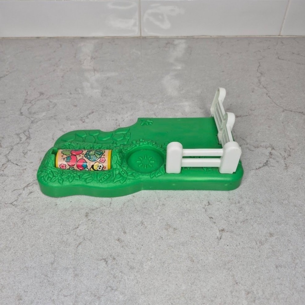 Vintage‎ Fisher Price Little People Field for Animal Sounds Farm Barn 1999